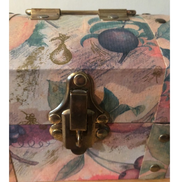 Vintage fruits trinkets cardboard box mini trunk EUC - Picture 2 of 9